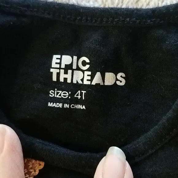 Epic Threads Cold Shoulder Top - Picture 3 of 5